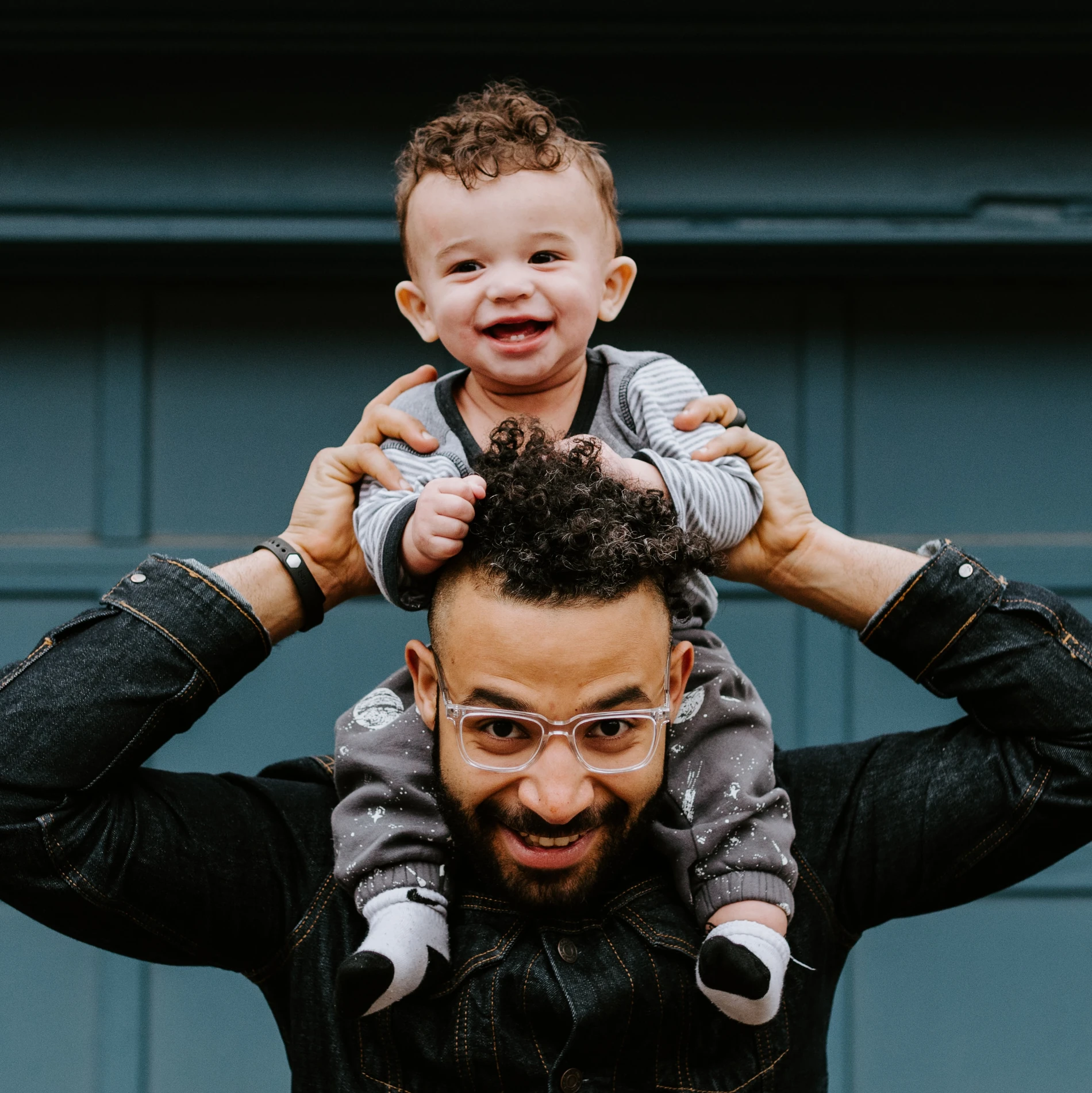 Traveler with a baby, from the report photography