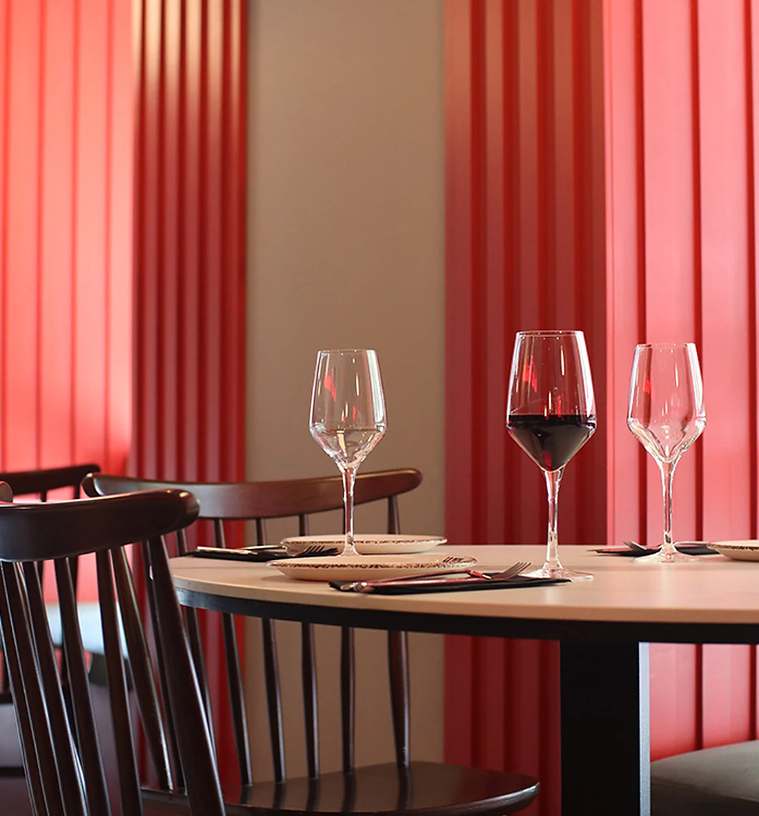 Wine being poured at a La Pepa table