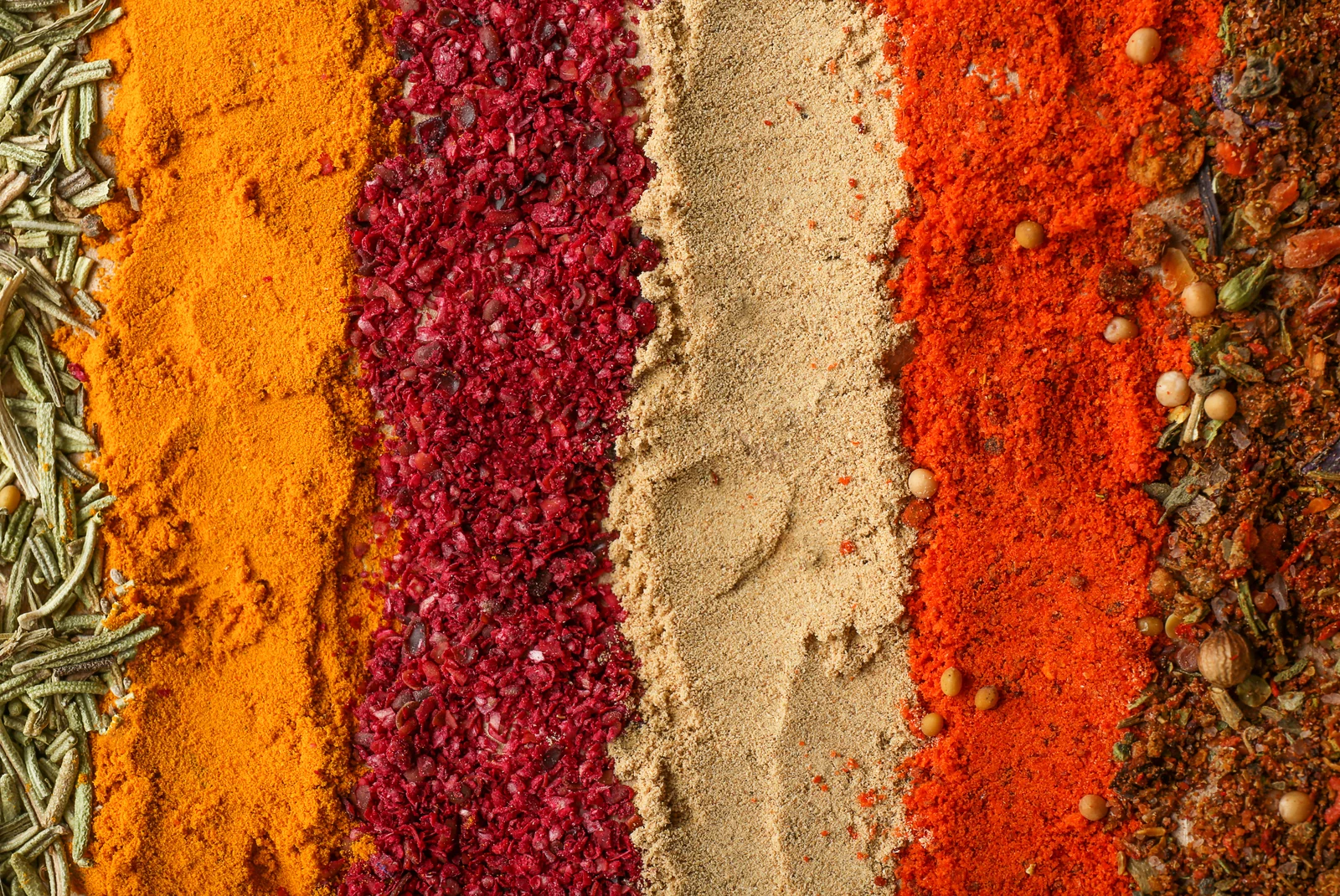 Bands of coloured ground spices